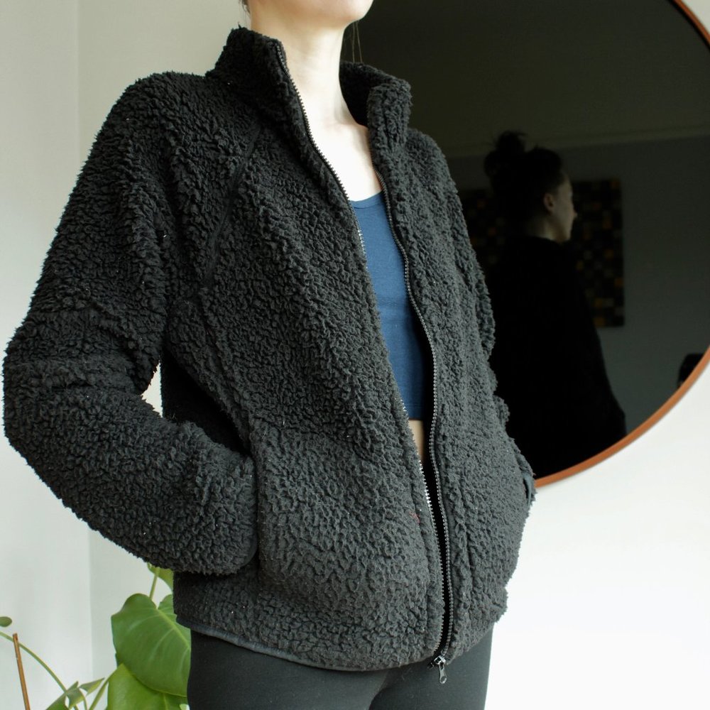 Double Zero full-zip black sherpa fleece